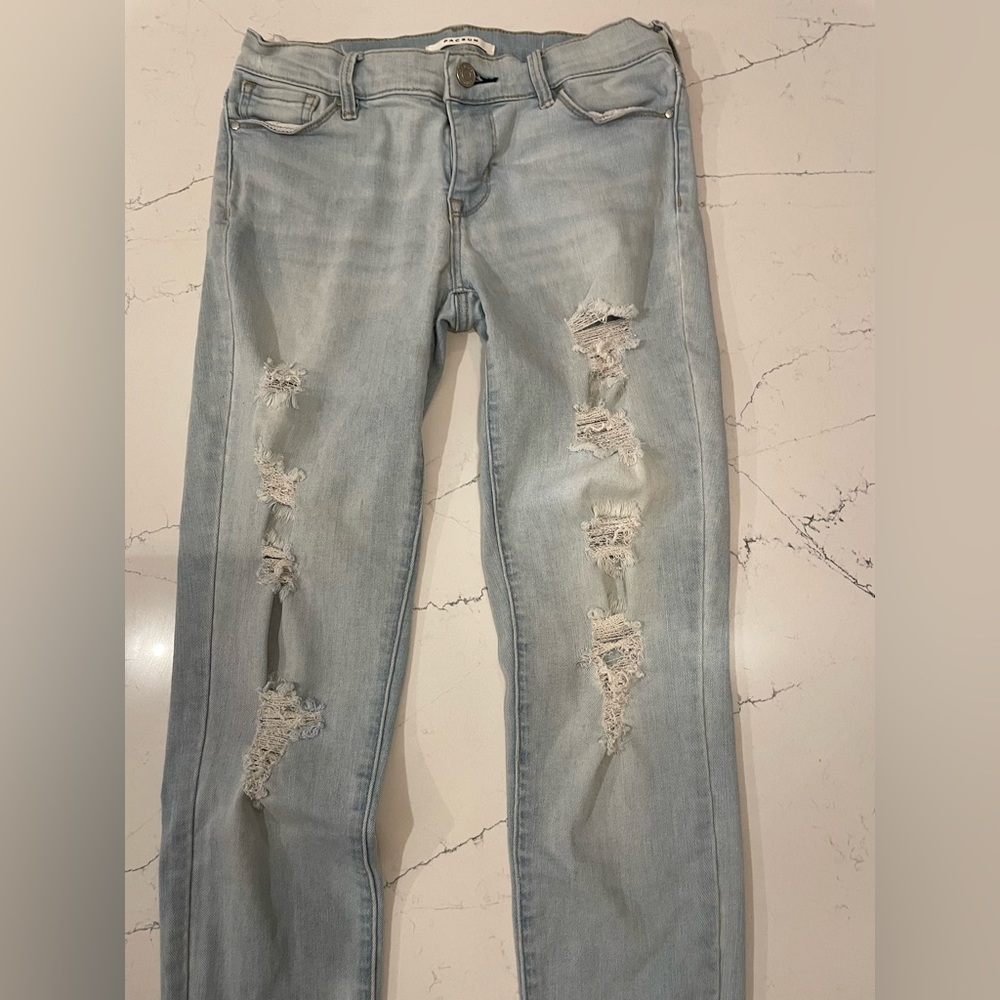 Pacsun Destroyed Skinny jeans. Size 25